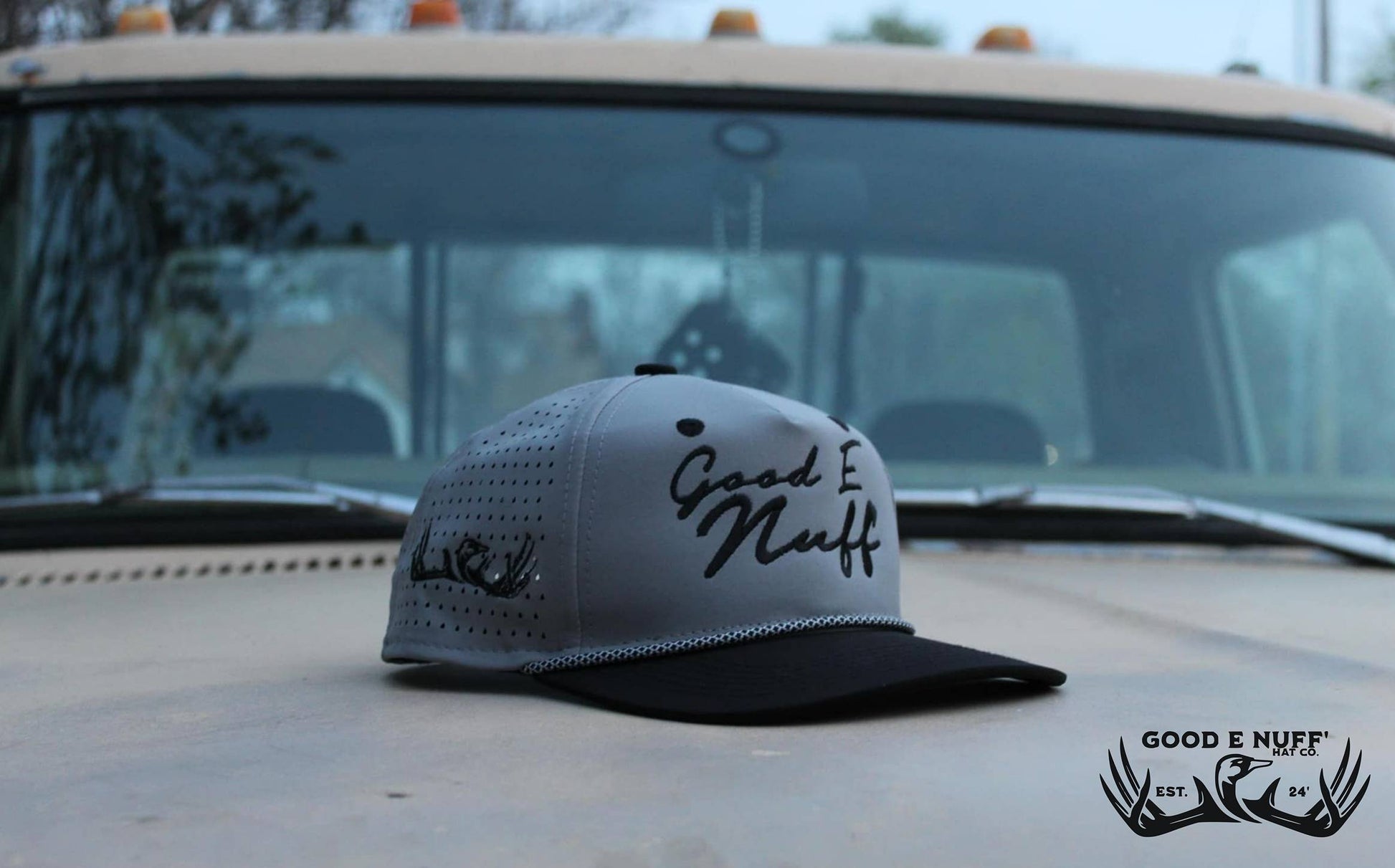 Smoke-gray "Midnight" hat with black embroidery, rugged style for individualists.